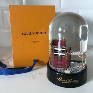 Louis Vuitton Snow Globe!